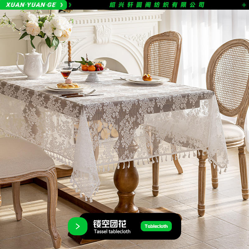 Openwork floral pattern - white