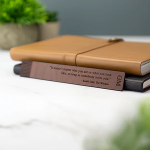 Marcadores de Páginas de Cuero PU Personalizados al por Mayor con Logotipo Personalizado, Grabado Láser, para Regalo de Lector - Product Image 5