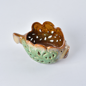 Scultura Decorativa a Forma di Pesce, Versatile <span class=keywords><strong>Ciotola</strong></span> per Frutta in Ceramica e Portacandele, Articolo Regalo in Ceramica Artigianale - Product Image 6