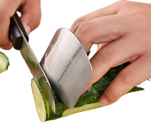 Protector de Dedos de Acero Inoxidable Ecológico para Cortar Verduras, Utensilios de Cocina - Product Image 1