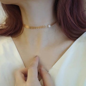 Gargantilla Elegante 2025 para Mujer, Diseño de Espiga de Trigo y Rama de Olivo con Perlas, Cadena Corta para Clavícula - Product Image 1