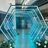 Arche lumineuse hexagonale multicolore SMOOTH pour allée, tunnel lumineux LED pour entrée de mariage, ornement de scène pour fête d'anniversaire