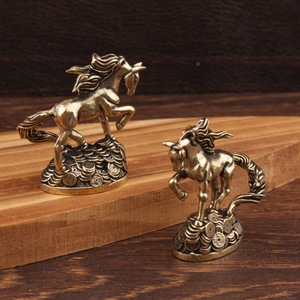 Figura de caballo del zodiaco de latón que persigue el dinero, decoración de mesa para el hogar u oficina, regalo de Año Nuevo Chino - Product Image 2