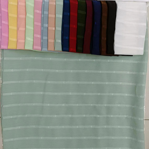 Tissu de base élégant et léger en polyester 120 g/m² pour robes de mode, écharpes et tenues de soirée, matériau fluide et polyvalent - Product Image 4