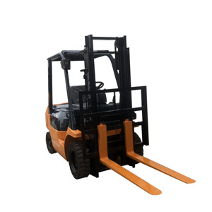 Montacargas Diésel Usado de 2 Toneladas con Tracción 4x4, Motor Japonés, 2 Años de Garantía - Uso en Construcción y Almacenes - Product Image 1