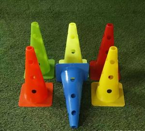 Cône d'entraînement <span class=keywords><strong>de</strong></span> football et <span class=keywords><strong>de</strong></span> basketball 32 cm avec trou, règle <span class=keywords><strong>de</strong></span> réglage <span class=keywords><strong>de</strong></span> hauteur, poteau <span class=keywords><strong>de</strong></span> marquage - Product Image 3