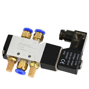 วาล์วนิวแมติก Dde Dade รุ่น 4V110-06 แบบ 2 ตำแหน่ง 5 ทาง ใช้ไฟ DC 24V 2.5W มาตรฐาน IP65 สำหรับควบคุมระบบนิวแมติก - Product Image 1