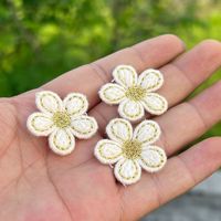 Broderie florale, sans colle, idéale pour les pinces à cheveux DIY, les accessoires capillaires et les accessoires vestimentaires.