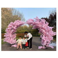 Arche rouge de 8 pieds de haut Arbres à fleurs de bougainvilliers artificiels Décoration de mariage en plein air Arche d'arbre en fausse fleur de cerisier rouge japonais