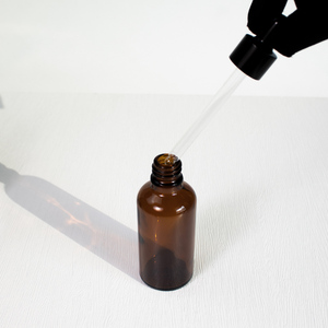 Botella de Vidrio Ámbar de 30 ml con Gotero, Botella para Aceites Esenciales con Tapa Negra para Cosméticos - Product Image 3