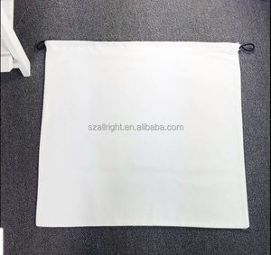 ถุงผ้าแคนวาสสีขาวสำหรับใส่ของขวัญแบบขายส่ง พร้อมเชือกผูก ปรับแต่งได้ ใช้คลุมรองเท้า กระเป๋าถือ แพคเกจจิ้ง  รับสกรีนลายถุงเท้า - Product Image 3