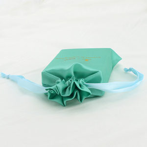 Sacs en satin de soie lisse personnalisés pour le rangement des perruques, sac anti-poussière à cordon, pochette en soie pour bijoux - Product Image 6