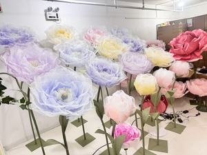 Fleurs artificielles géantes personnalisées pour la décoration de vitrines de centres commerciaux, les mariages, la décoration de la maison, les événements festifs, les décorations de fêtes - Product Image 2