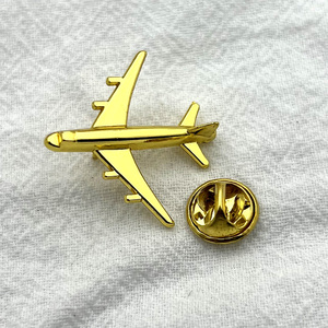 Le fabricant se spécialise dans la production de broches d'avion en métal Formes personnalisées et divers badges de chapeau en métal d'avion - Product Image 2