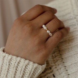 Temperamento Anillo de perla ovalada Anillo de oro de acero inoxidable para mujer Uionen 525 - Product Image 1