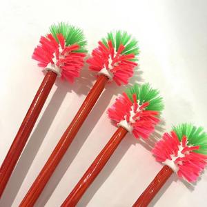 Brosse de toilette à tête ronde 1206 avec manche en bois, brosse ménagère, brosse de nettoyage pour toilettes à poils durs, vente en gros - Product Image 1