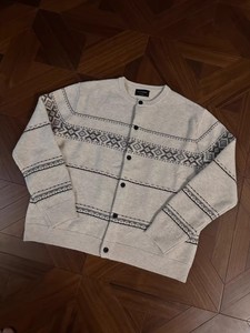 Cardigan en tricot jacquard Fair Isle rétro tendance, manteau col rond doux et <span class=keywords><strong>chaud</strong></span> de style décontracté pour couples, idéal pour l'automne et l'hiver - Product Image 3