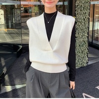 Gilet pull en velours de mouton tricoté respirant à col en V, collection automne 2026, couleur unie, coupe ample, polyvalent et décontracté