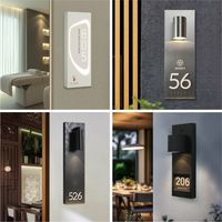 Plaque de porte lumineuse à capteur de charge magnétique LED, personnalisable, moderne, pour l'extérieur, numéro de maison pour hôtel, appartement, villa