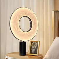 Lampe de table créative de luxe au design moderne pour la décoration de la maison, lampe de chevet pour chambre d'hôtel, lampe de lecture