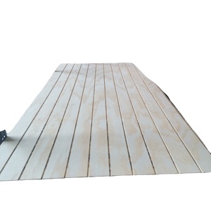 Pannello di <span class=keywords><strong>compensato</strong></span> commerciale di prima qualità <span class=keywords><strong>in</strong></span> pino scanalato da 15 mm, resistente all'acqua, trattato a Shandong - Product Image 1
