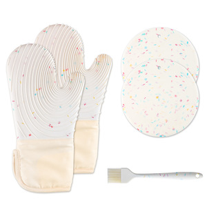 Gants de <span class=keywords><strong>four</strong></span> à <span class=keywords><strong>micro</strong></span>-ondes en silicone épaissi imperméables avec tapis ronds et brosses aux couleurs douces pour la pâtisserie moderne en cuisine - Product Image 6