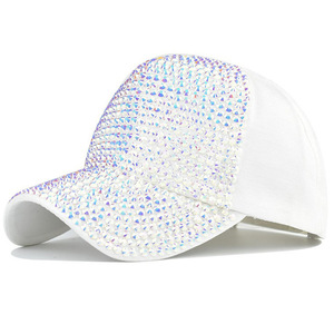 Gorra de Béisbol con Pedrería Blanca y Rosa, Hecha a Mano, con Parte Superior en Forma de Domo, Moderna - Product Image 5