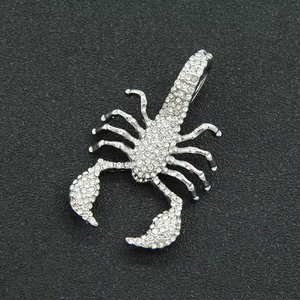 Hip Hop escorpión colgante collar diamante Stud cadena cubana exagerado Animal patrón joyería oscuro Halloween boda fiesta - Product Image 5
