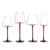Verre à vin rouge de style nordique bordeaux, luxe léger, pour usage domestique, corps rouge, base noire, fond concave, en cristal