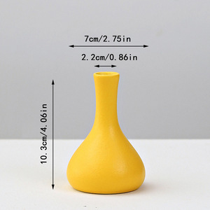 Jarrón de Cerámica de Lujo con Acabado Premium en Amarillo Claro para Decoración del Hogar, Exhibición de Flores Secas y Consola de TV para B&B - Product Image 5