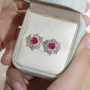 Pendientes de diamantes rojos con corte cojín en oro blanco de 9K Messi Jewelry MSE-953 para mujer - Product Image 6