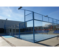 Terrain de paddle-tennis intérieur/extérieur avec éclairage LED et système de clôture en verre trempé
