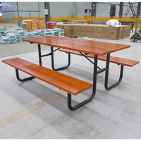 Table de pique-nique extérieure en bois au design moderne avec bancs, table et bancs de pique-nique en acier, table et bancs de repas d'extérieur