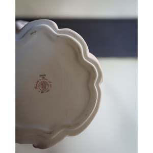 Vaso di Lusso in Ceramica Tre Grazie di Richard Ginori, Ornamento da Tavolo e da Terra Anticato, Numerato Individualmente per Case Moderne e Antiche - Product Image 1
