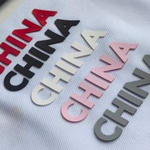 Parches de Goma 3D Personalizados de Alta Calidad, Etiqueta de Transferencia de Calor de Silicona 3D para Camisetas, Logotipo de Silicona para Ropa - Product Image 1