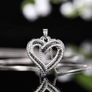 Collar con Colgante de Corazón Irregular para Mujer, Joyería de Moda con Corazón Curvo de Dos Tonos - Product Image 2