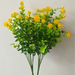 ดอกไม้ประดิษฐ์ ดอกคาเมลเลีย ยูคาลิปตัส ขนาด 36 ซม. พลาสติกสีเหลือง ของตกแต่งบ้าน อุปกรณ์ประกอบฉากงานแต่งงาน สมจริงสูง - Product Image 2