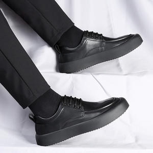 Zapatos de Microfibra con Suela Suave para Hombre, Transpirables, que Aumentan la Estatura, Estilo Coreano, Color Negro Sólido, Casuales, Versátiles, Estilo Británico - Product Image 3