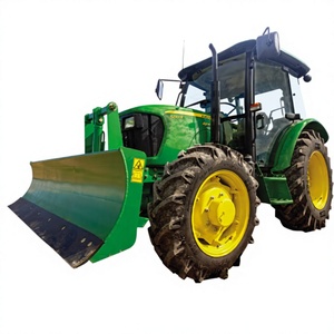 Tracteur utilitaire 5055E 4x4 robuste de 55 CV, 2400 tr/min, 3 cylindres, refroidissement par liquide FIP, avec réservoir de trop-plein, turbocompressé - Product Image 1