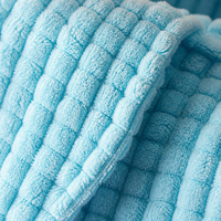 Peluche Éléphant Bleu en Velours Côtelé, Jouet Sonore Double Effet Froissé et Couineur, Rembourrage Coton PP, 18x24cm, Doux, Cuddly et Léger pour Chiens