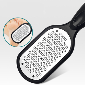 Râpe à pieds en acier inoxydable avec couvercle de rangement anti-éclaboussures amovible, outil de pédicure pour éliminer les callosités et les peaux mortes - Product Image 1