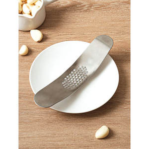 Chiser de ajo, herramienta para hierbas y especias - Product Image 1