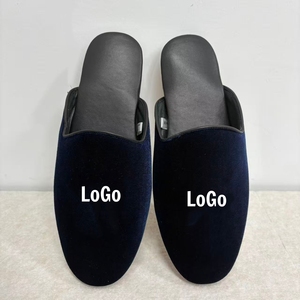 Chaussons d'hôtel personnalisés en velours brodé avec logo, 5 étoiles, pour femmes et hommes, en cuir véritable souple, silencieux, fabriqués en usine - Product Image 3