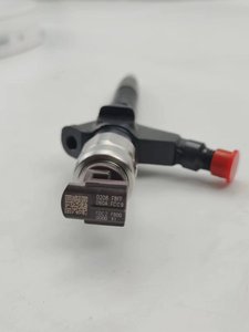 Injecteur Common Rail 16600-EB70D 16600-EB70B 16600-EB70C 095000-6250 Injecteur 16600-EB70D 16600-EB70B pour Nissan YD25 - Product Image 3