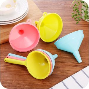 Hot Sell Good Quality for Separate Packing Essential Oil Plastic Funnel - Product Image 3