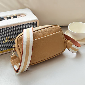 Nouveauté Hiver 2026 - Petit <span class=keywords><strong>Sac</strong></span> <span class=keywords><strong>à</strong></span> <span class=keywords><strong>Main</strong></span> Carré Style Rétro Européen et Américain avec Large Bandoulière pour Femme - Product Image 4