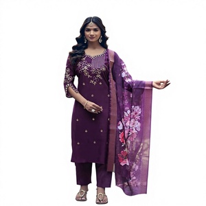 Salwar Kameez de Seda ROMANA Tradicional Premium con Bordado en las Mangas Delanteras Incluido para Fiestas, Bodas y Graduaciones - Product Image 1