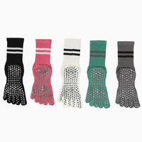 Vente en gros coton antidérapant double barre 5 orteils mi-tube chaussettes de yoga Grip barres parallèles respirant course chaussettes de sport pour les femmes