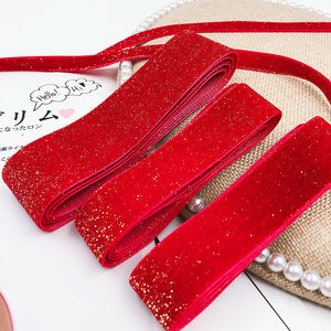 Ruban rouge en velours doré 25687, rubans décoratifs de Noël pour la confection de cadeaux et les projets de bricolage festifs - Product Image 1