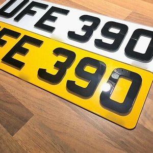 Tùy Chỉnh Dập Nổi Nhôm Giấy Phép Tấm Trống 4D 3D Laser Cắt Acrylic Đôi Dày Chữ Phía Trước & Phía Sau Màu Đỏ Xe Số Tấm - Product Image 2